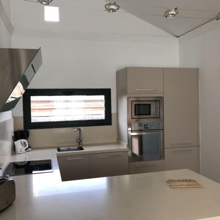 Camelot Holiday Homes by LIVVO - Villa de 3 dormitorios - 16