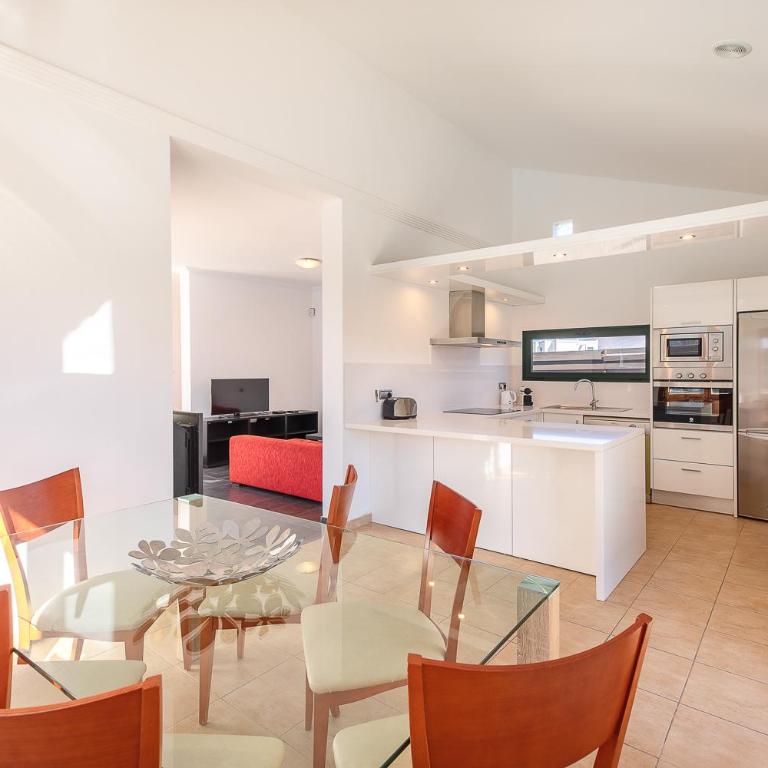 Camelot Holiday Homes by LIVVO - Villa de 3 dormitorios - 14