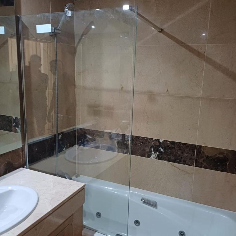 Lovely apartment with pool & sea views - Marina Del Castillo 2129 - Apartamento con vistas al mar - 31