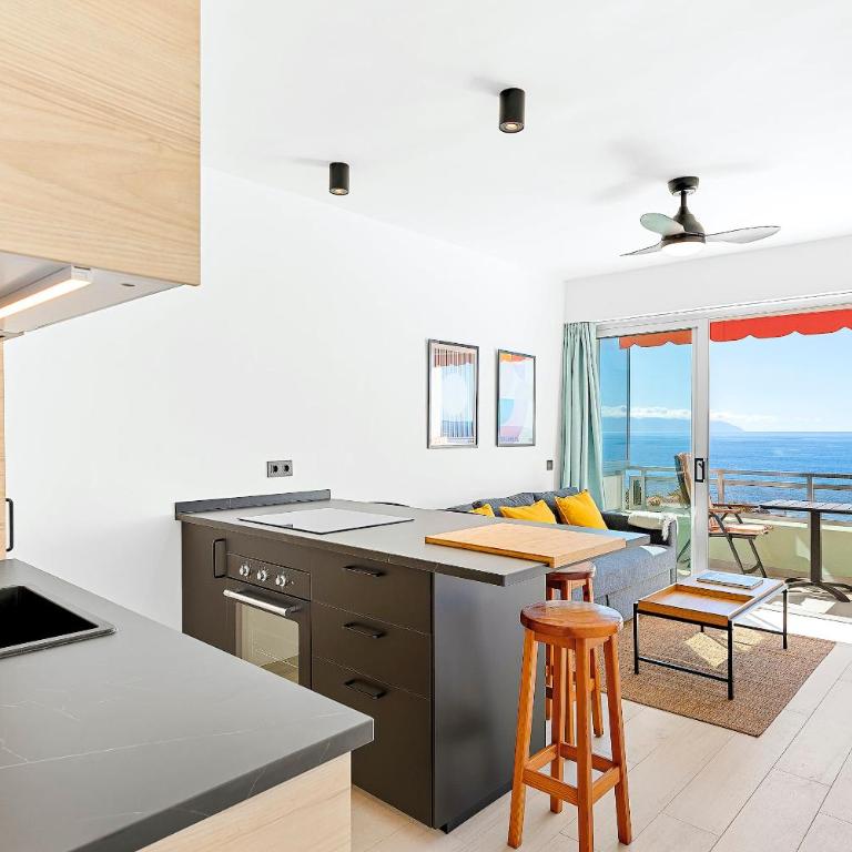 Modern cozy ocean view apartment near the beach with swimming pool in complex - Apartamento - 5