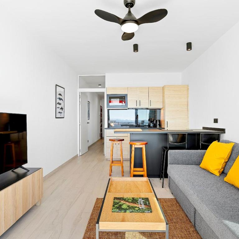 Modern cozy ocean view apartment near the beach with swimming pool in complex - Apartamento - 19