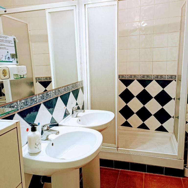 Donde Antonio - Deluxe Room with Shared Bathroom - 11