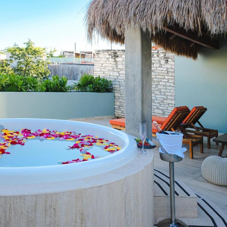 Aluna Resort Tulum - One-Bedroom King Suite with Balcony 2 - 4