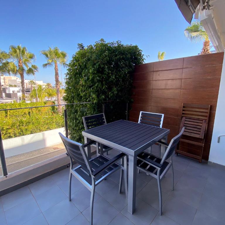 Luxury House Villamartin Zenia - Two-Bedroom Apartment - 14