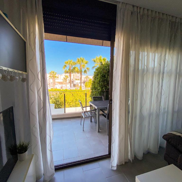 Luxury House Villamartin Zenia - Two-Bedroom Apartment - 20