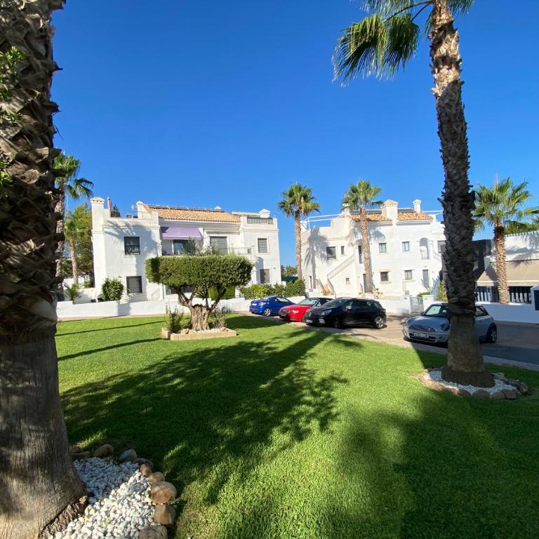 Luxury House Villamartin Zenia - Two-Bedroom Apartment - 18