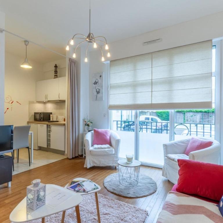 Warm studio 100m from Place Morny and Port - Studio - 2