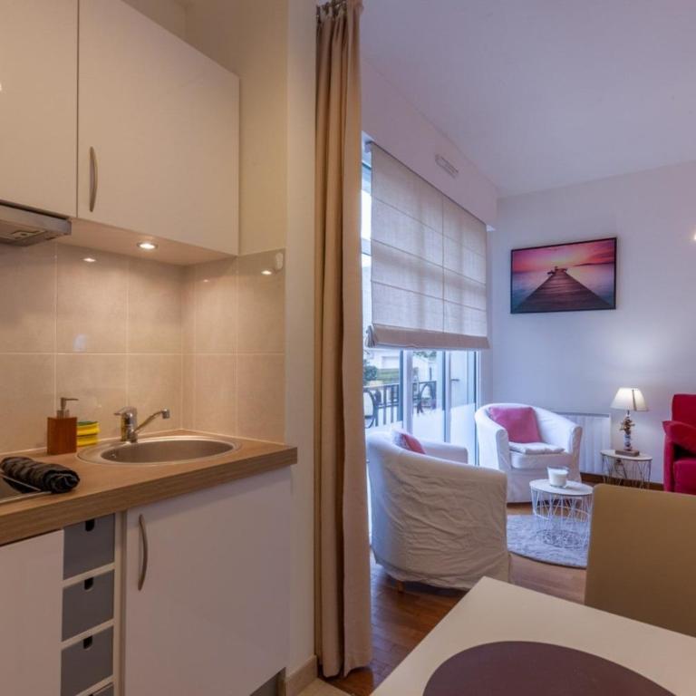 Warm studio 100m from Place Morny and Port - Studio - 7