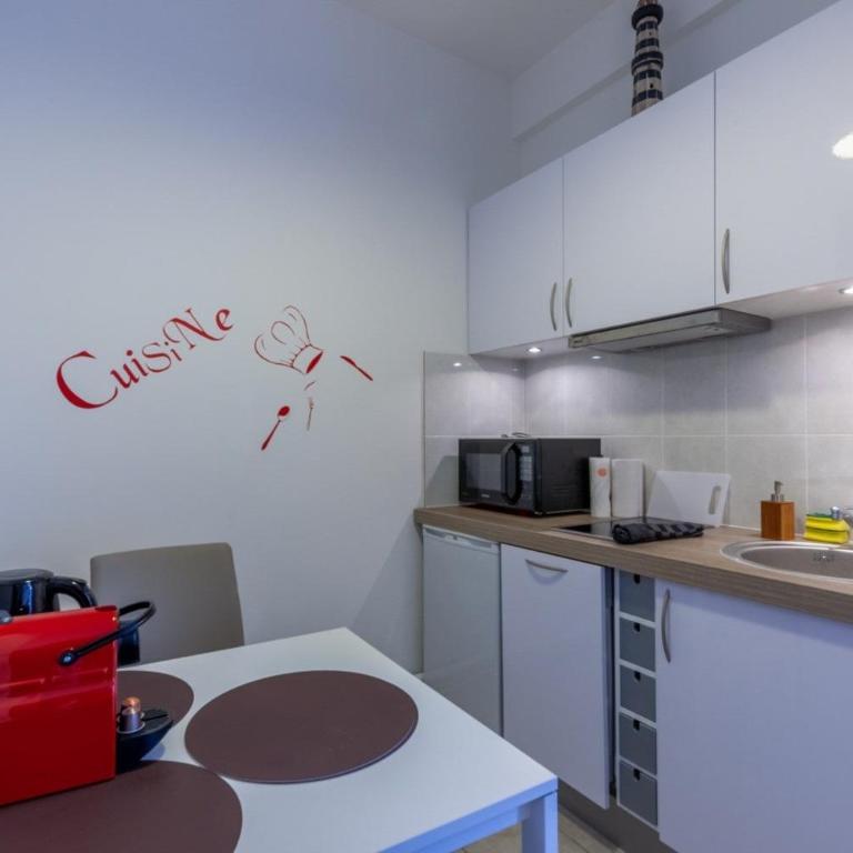 Warm studio 100m from Place Morny and Port - Studio - 8
