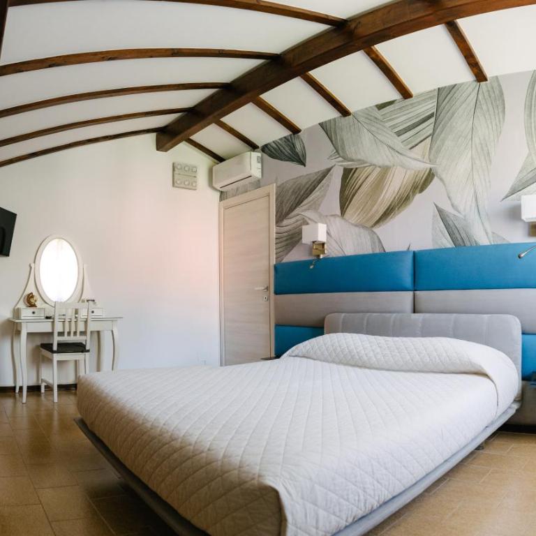 Spina Verde Home - Two-Bedroom Apartment with Private Pool - 11