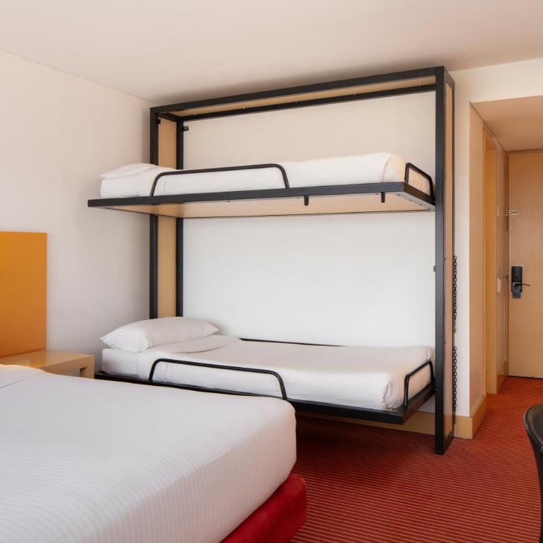 Fairfield by Marriott Bogota Embajada - Habitación Familiar - 3