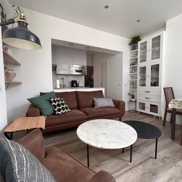 Casa rústica en Madrid recién reformada - Four-Bedroom House - 2