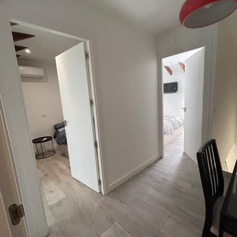Casa rústica en Madrid recién reformada - Four-Bedroom House - 27