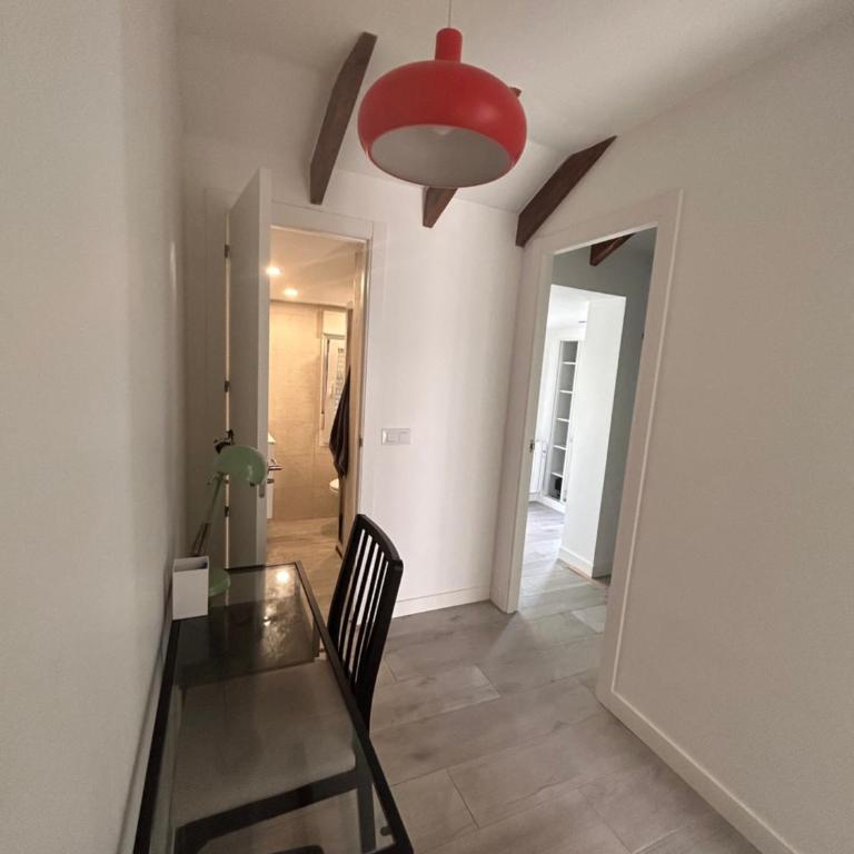 Casa rústica en Madrid recién reformada - Four-Bedroom House - 22