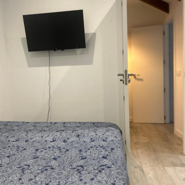 Casa rústica en Madrid recién reformada - Four-Bedroom House - 37