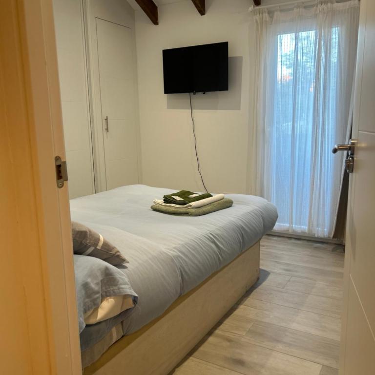 Casa rústica en Madrid recién reformada - Four-Bedroom House - 34