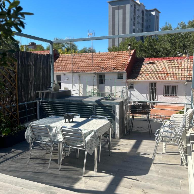 Casa rústica en Madrid recién reformada - Four-Bedroom House - 15