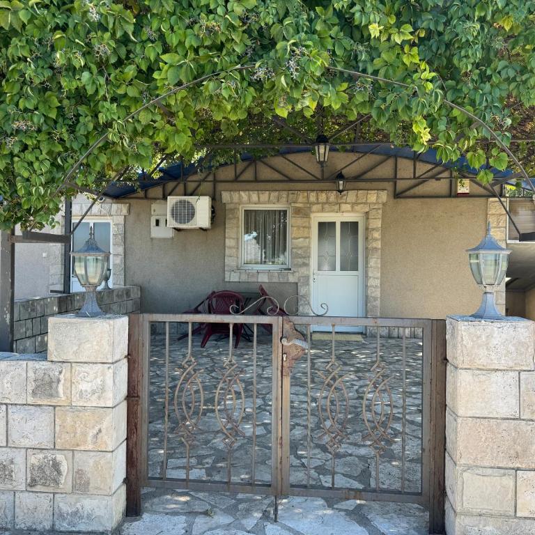 Apartments Airport Golubovci - One-Bedroom Apartment - 27