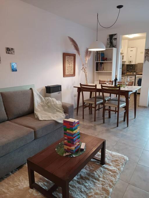 Hermoso departamento con balcón +parrilla +cochera - Apartamento de 1 dormitorio - 8