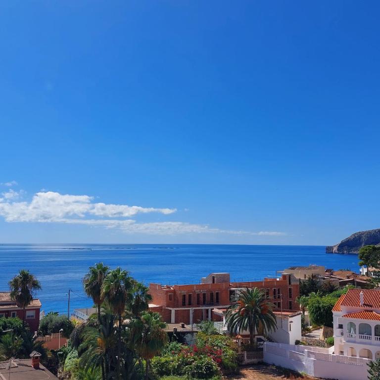 Vistas al mar. Junto a la playa. Garaje y piscina. - Apartamento de 1 dormitorio - 1