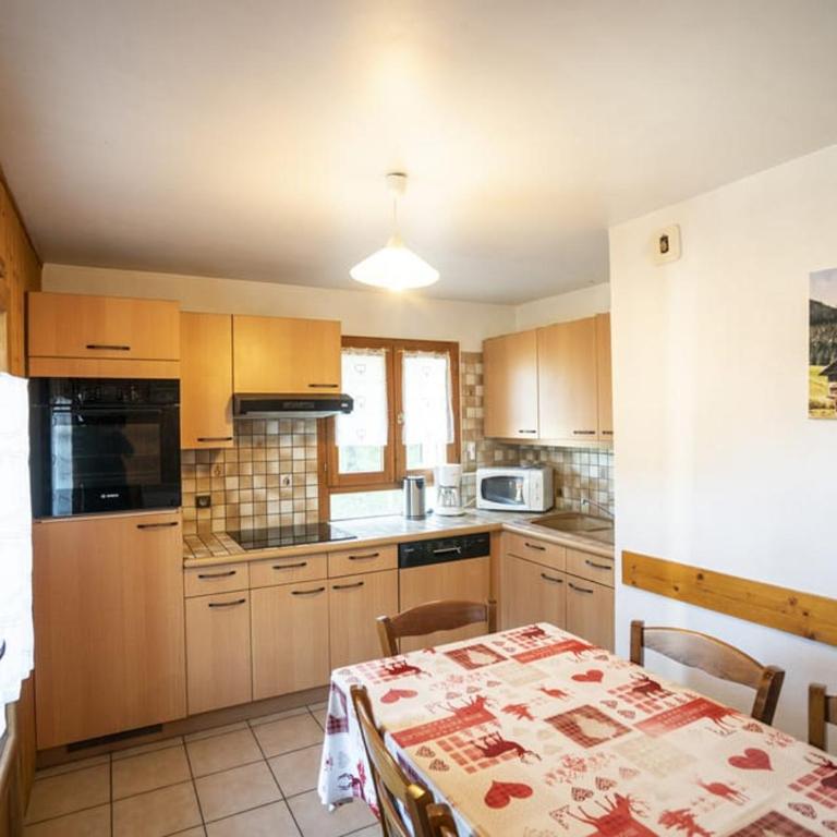 Chalet à Châtel : 3 pièces, 6 personnes, animaux admis - FR-1-676-24 - Appartement - 1