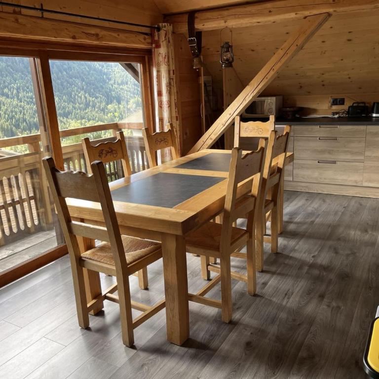 Chalet 3 Pièces, 5 Pers, Balcon, Parking, WIFI, Châtel - FR-1-676-46 - Appartement - 4