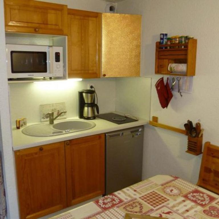 Appartement 2 pièces cosy, 5 pers, terrasse sud, proche des remontées, parking inclus, WiFi en option - FR-1-676-51 - Apartamento - 2