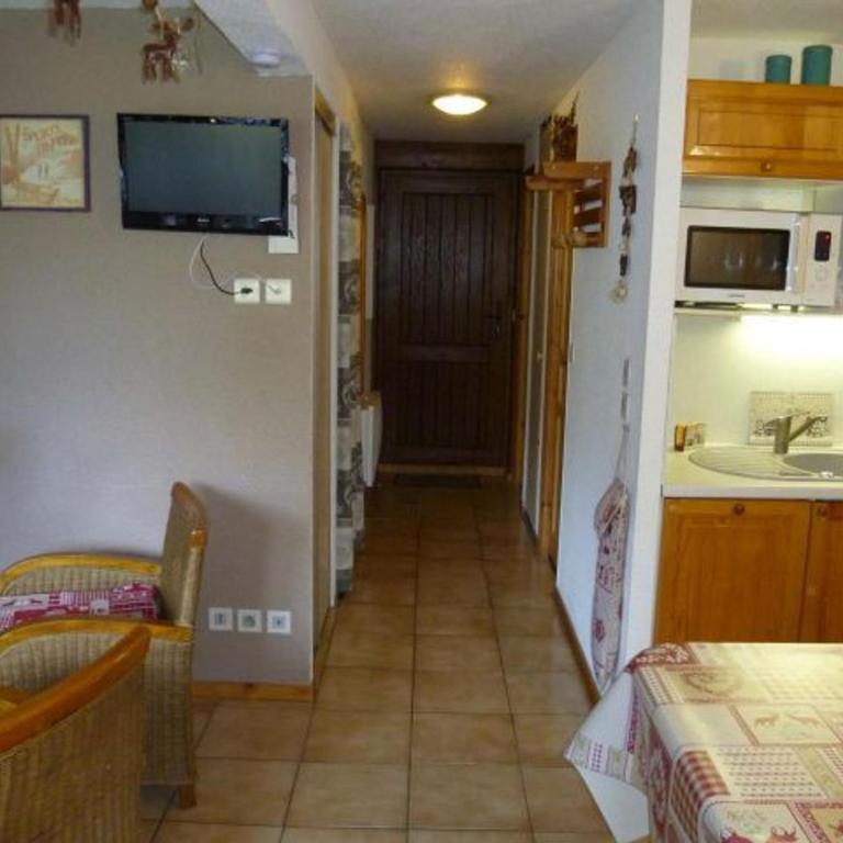 Appartement 2 pièces cosy, 5 pers, terrasse sud, proche des remontées, parking inclus, WiFi en option - FR-1-676-51 - Apartamento - 9