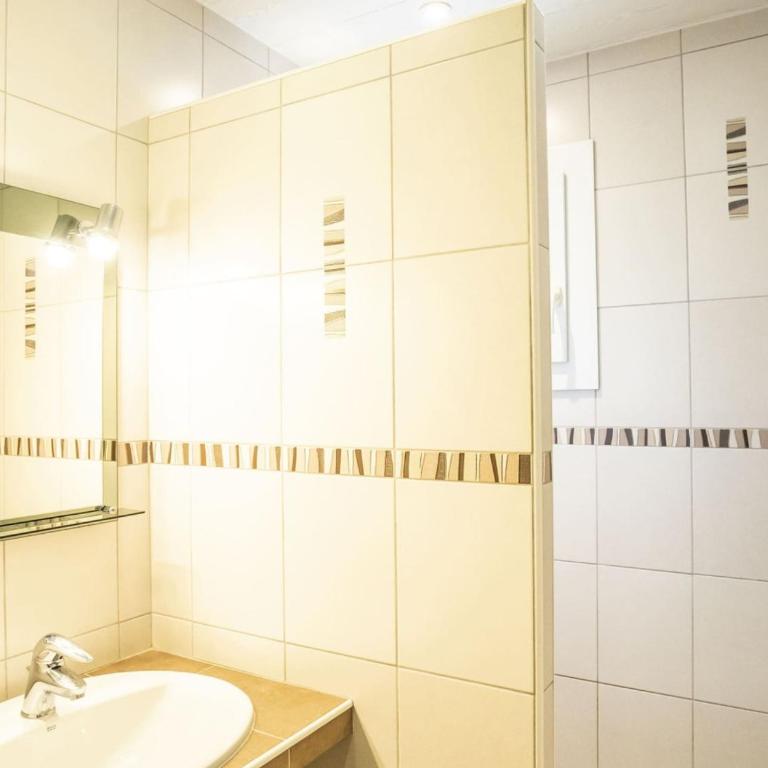 3 pièces 6 personnes avec WiFi, Animaux admis - FR-1-676-71 - Appartement - 13