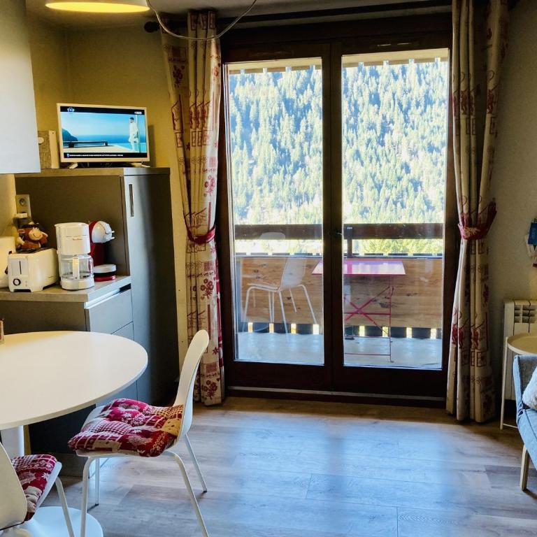 Appartement Châtel 4 pers, balcon, parking, animaux admis - FR-1-676-123 - Appartement - 1