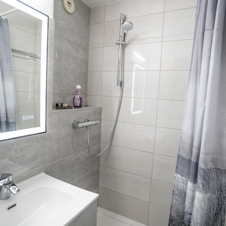 Studio confortable à Châtel – 4 pers, balcon, expo S/O, proche du centre - FR-1-676-168 - Studio - 10