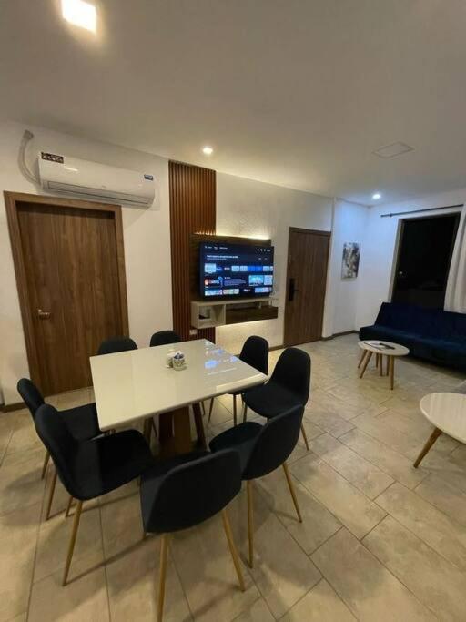 Hermoso departamento con piscina en la playa - Apartamento de 2 dormitorios - 6