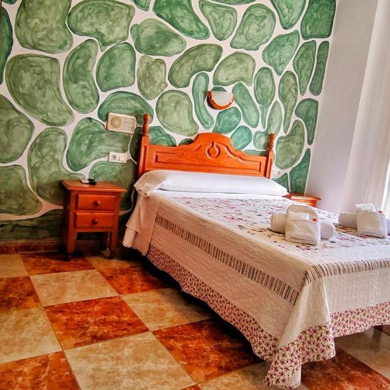 Hotel Virgen de los Reyes - Habitación con cama grande - 4