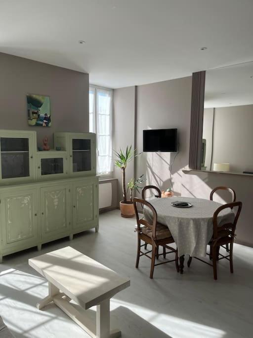 Superbe appartement plein centre - Appartement 2 Chambres - 10