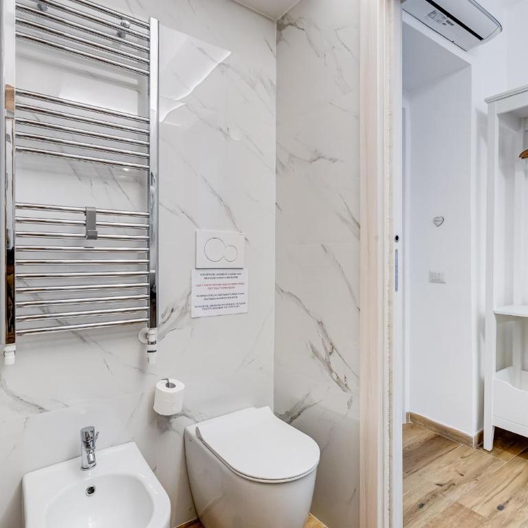 VATICANDREAM GUEST HOUSE - Camera Matrimoniale Deluxe con Balcone - 5