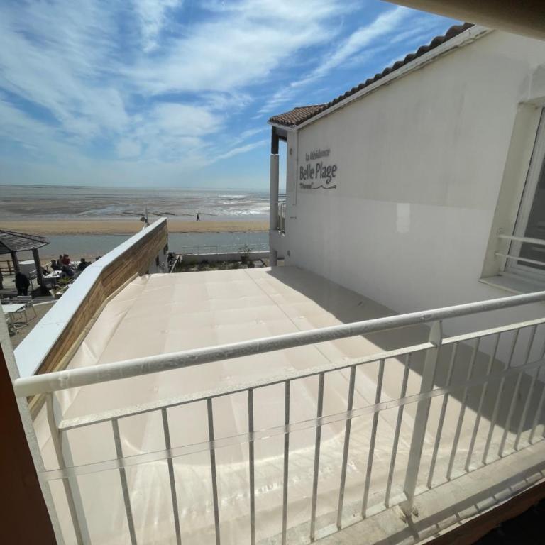 Résidence Belle Plage - Appartement 2 Chambres avec Balcon et Vue sur la Mer - 3