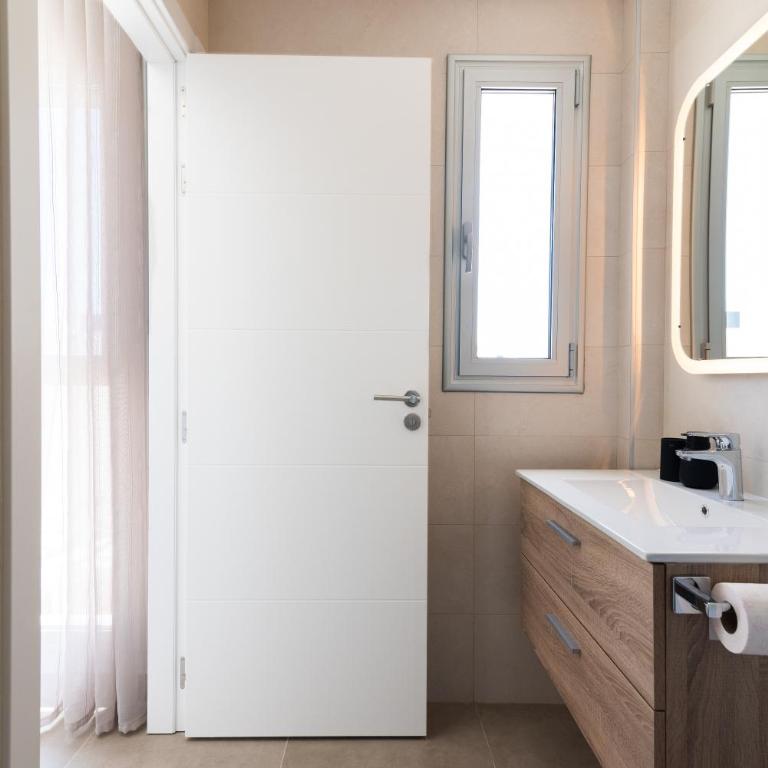 White Medano apartment. New with fast Wifi - Chalet de 3 dormitorios - 15
