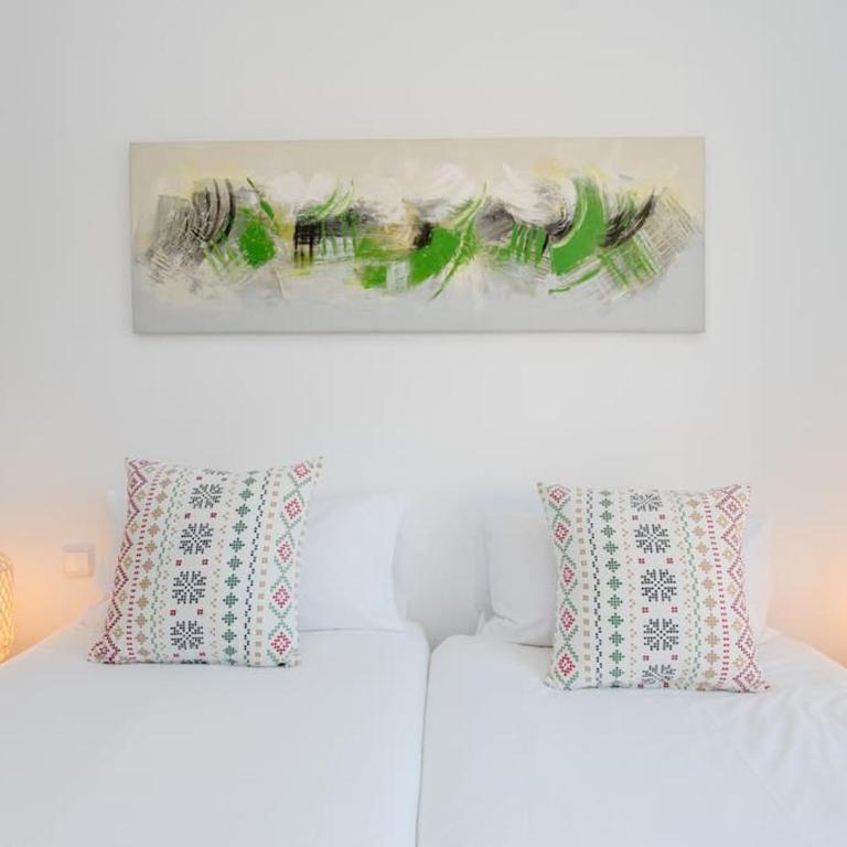 Canela Homes BARCELONA COZY - Three-Bedroom Apartment - 8