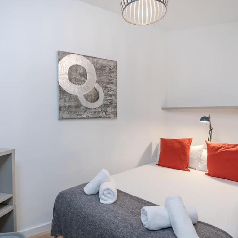 Canela Homes BARCELONA COZY - Three-Bedroom Apartment - 9
