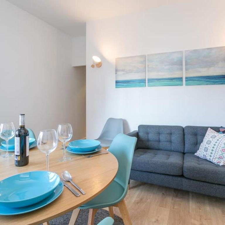 Canela Homes BARCELONA COZY - Three-Bedroom Apartment - 20