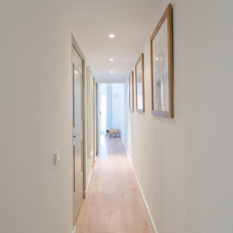 Canela Homes BARCELONA COZY - Three-Bedroom Apartment - 22