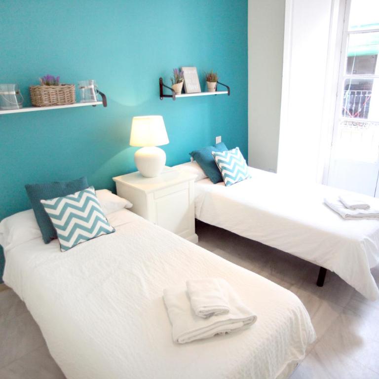 Sleepin Sevilla Catedral - Three-Bedroom Apartment - 6