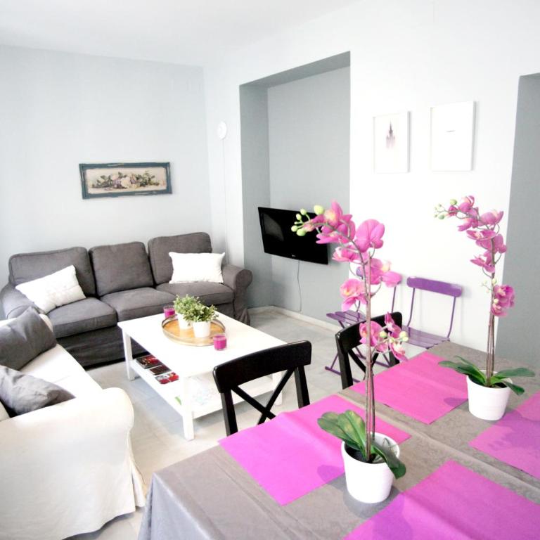 Sleepin Sevilla Catedral - Three-Bedroom Apartment - 8