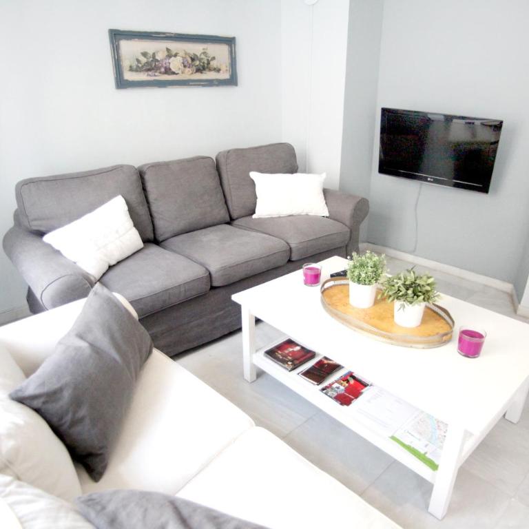Sleepin Sevilla Catedral - Three-Bedroom Apartment - 11