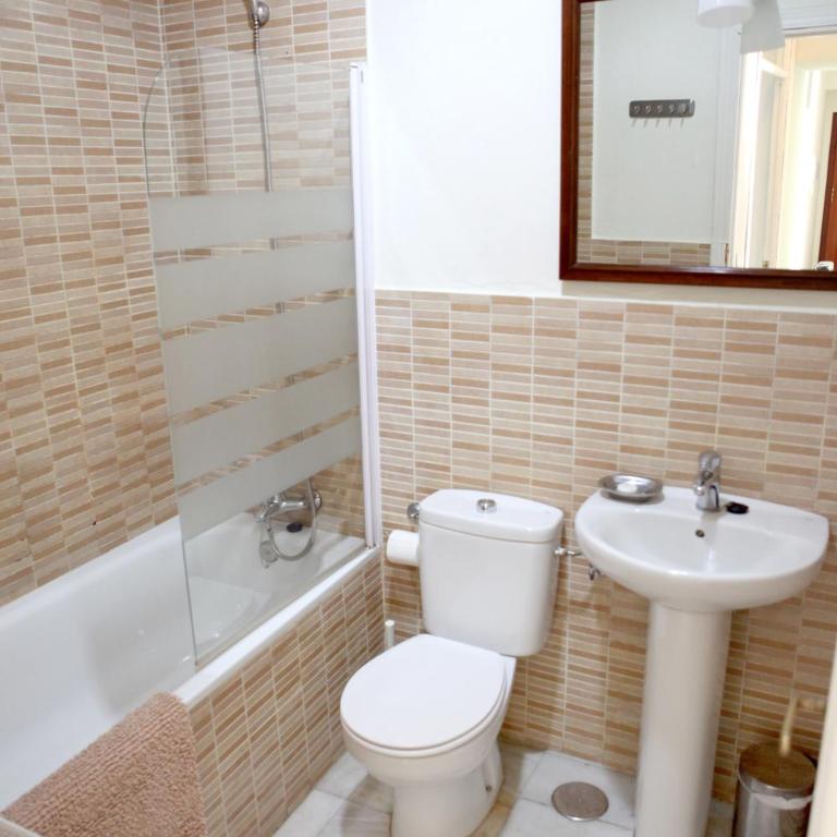 Sleepin Sevilla Catedral - Three-Bedroom Apartment - 10