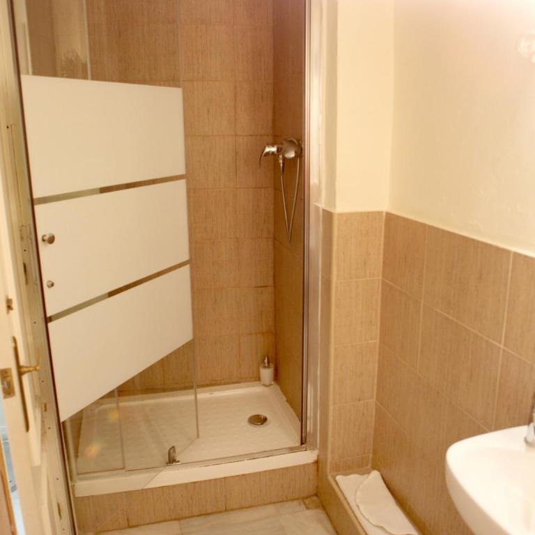 Sleepin Sevilla Catedral - Three-Bedroom Apartment - 12