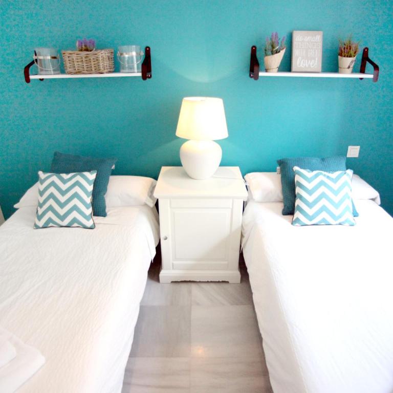 Sleepin Sevilla Catedral - Three-Bedroom Apartment - 1