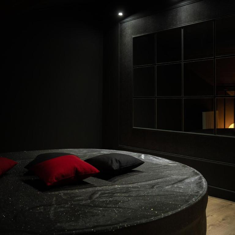 LaPerleNoire Love Room XXL - One-Bedroom Apartment - 61