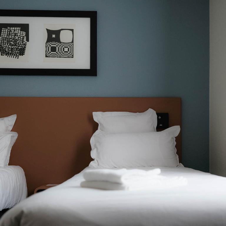 Logis Hôtel de l'Europe - Comfort Twin Room with Air-Conditioning - Non-Smoking - 4