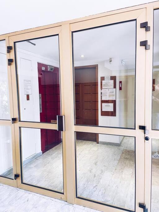 Superbe: parking gratuit + wifi puissant + balcon - Appartement 1 Chambre - 15